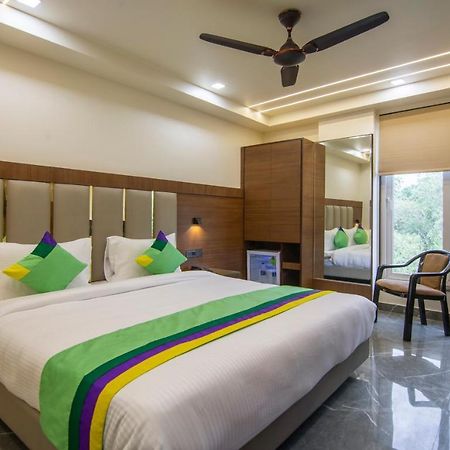 Treebo Royal Comfort New Delhi Exterior photo