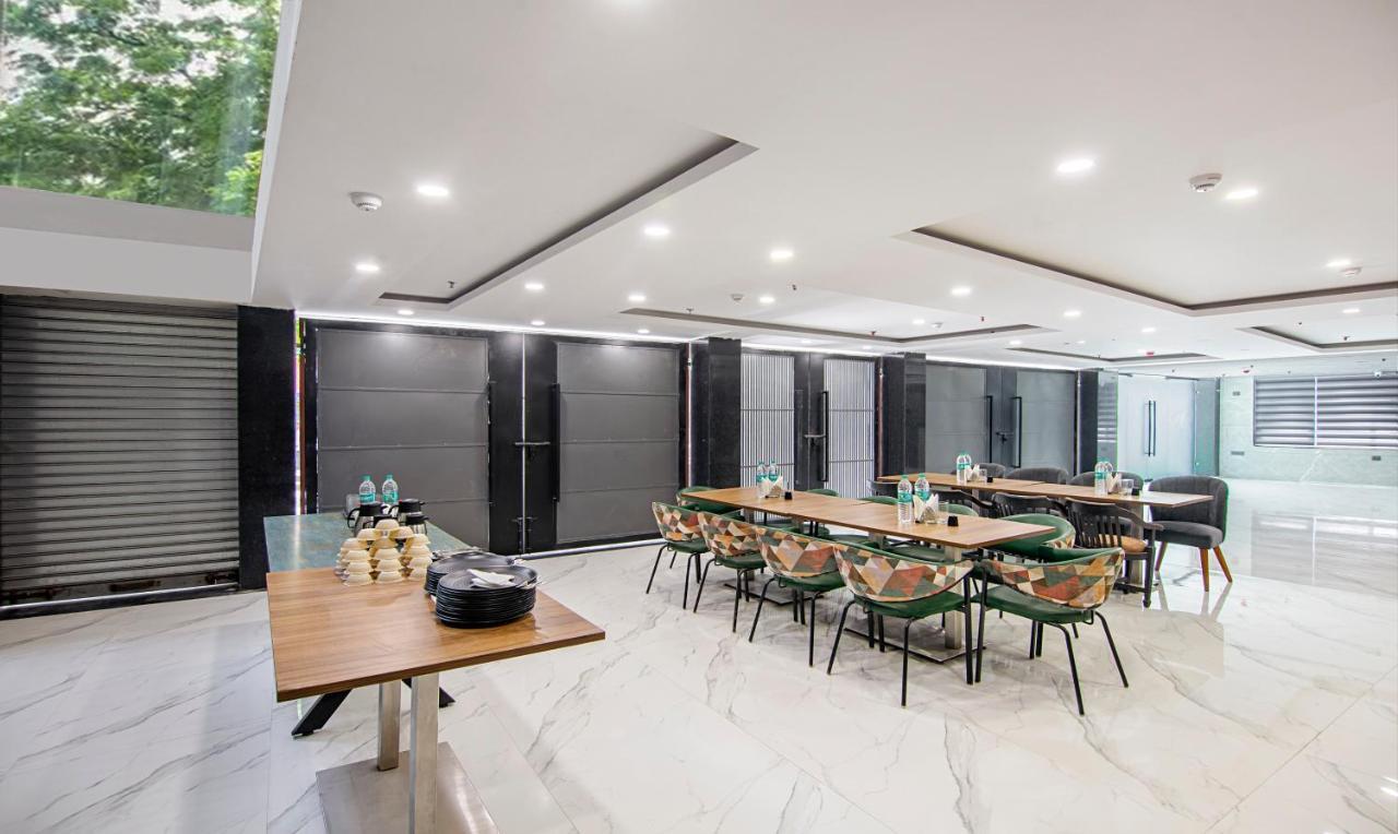 Treebo Royal Comfort New Delhi Exterior photo