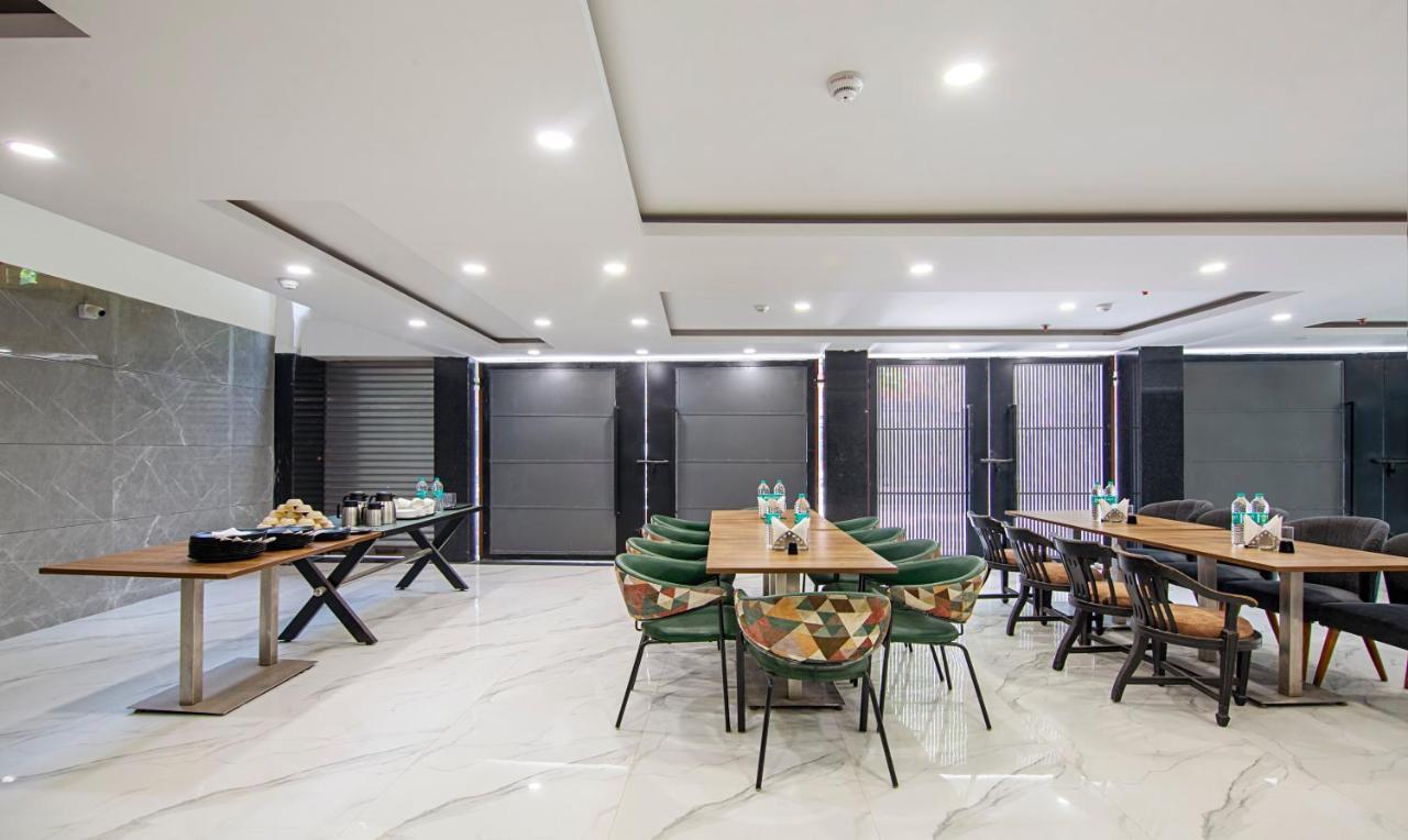Treebo Royal Comfort New Delhi Exterior photo